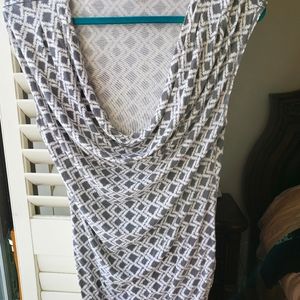 Printed stretch cowl scoop top